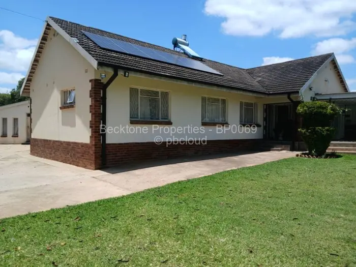 3 Bedroom House for Sale in Ilanda, Bulawayo