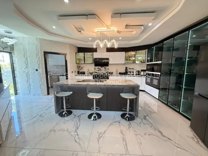 4 Bedroom House for Sale in Ilanda, Bulawayo