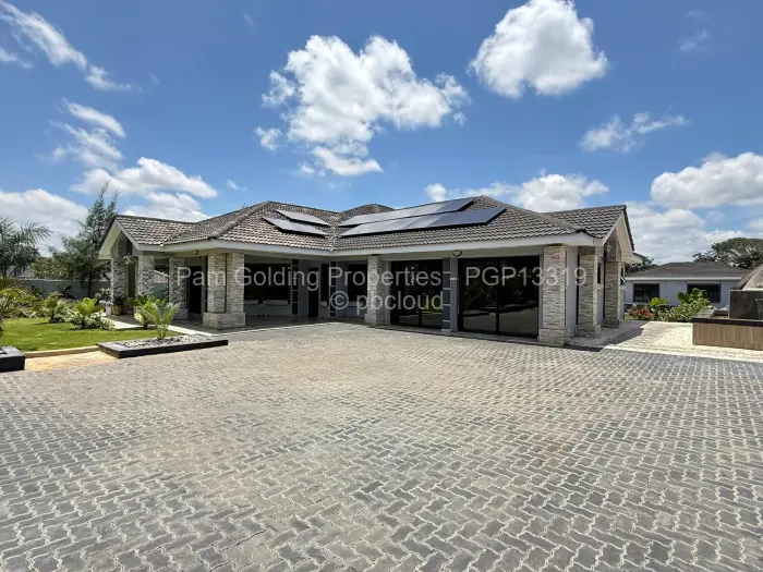 4 Bedroom House for Sale in Ilanda, Bulawayo