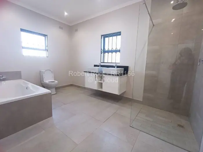 3 Bedroom House to Rent in Chisipite, Harare