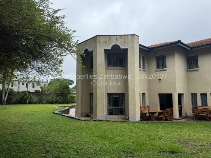 6 Bedroom House for Sale in Gunhill, Harare