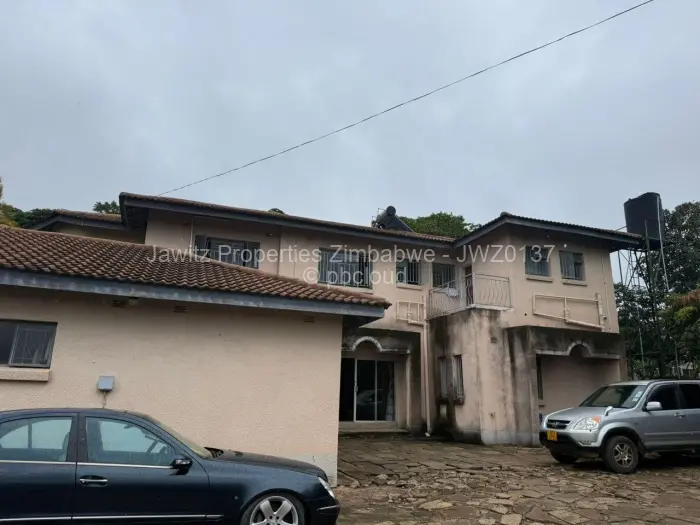 6 Bedroom House for Sale in Gunhill, Harare