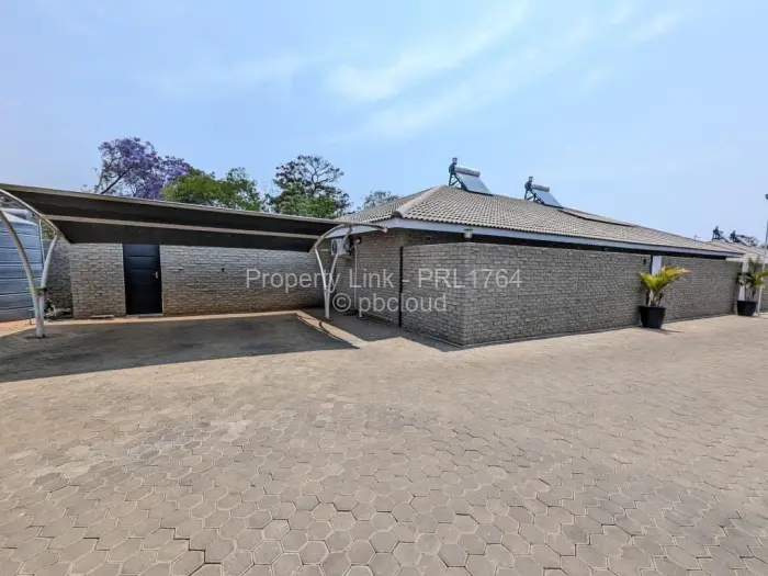 Townhouse/Cluster for Sale in Greendale North, Harare