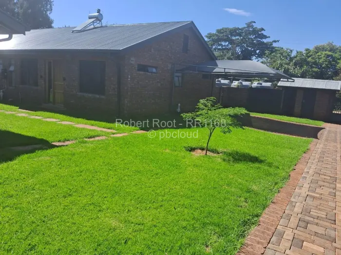 Townhouse/Cluster for Sale in Greendale North, Harare