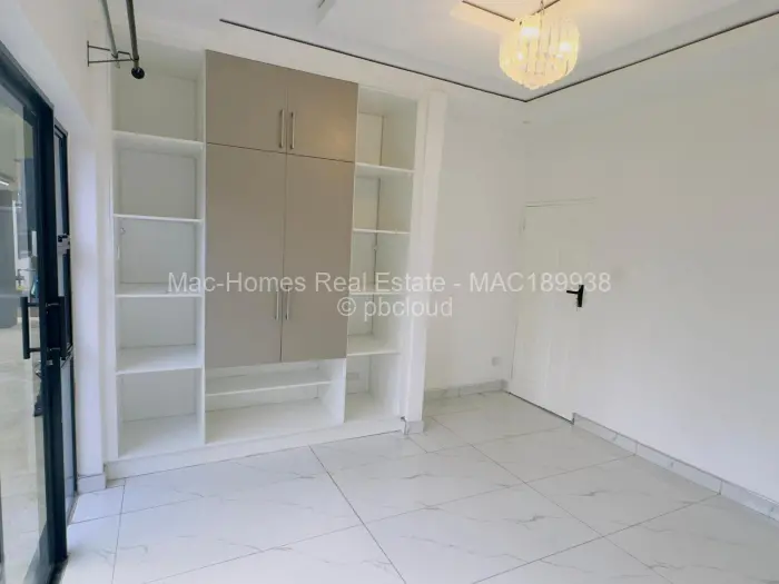 Townhouse/Cluster to Rent in Arlington, Harare