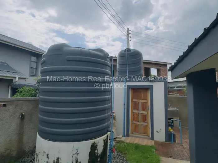 Townhouse/Cluster to Rent in Arlington, Harare