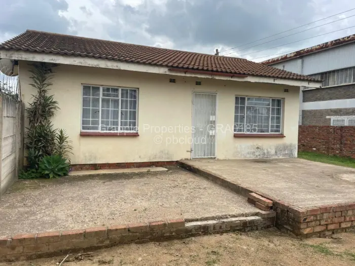 2 Bedroom Cottage/Garden Flat to Rent in Hillside, Harare