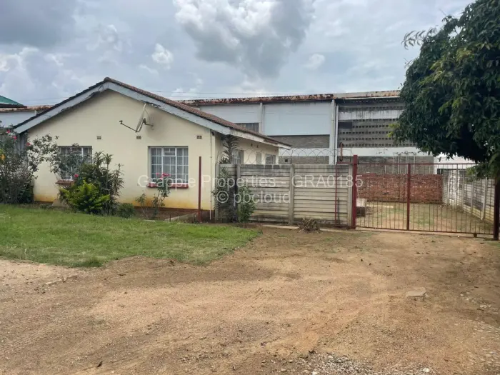 2 Bedroom Cottage/Garden Flat to Rent in Hillside, Harare