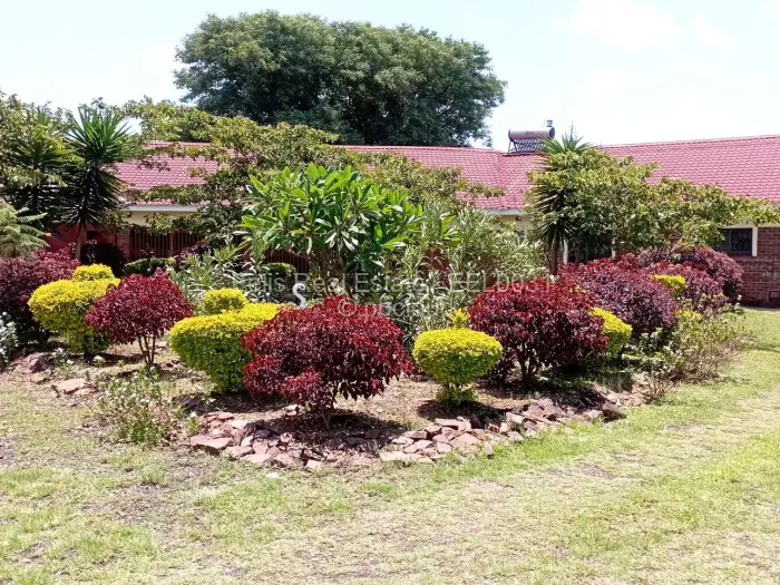 4 Bedroom House for Sale in Daylesford, Gweru