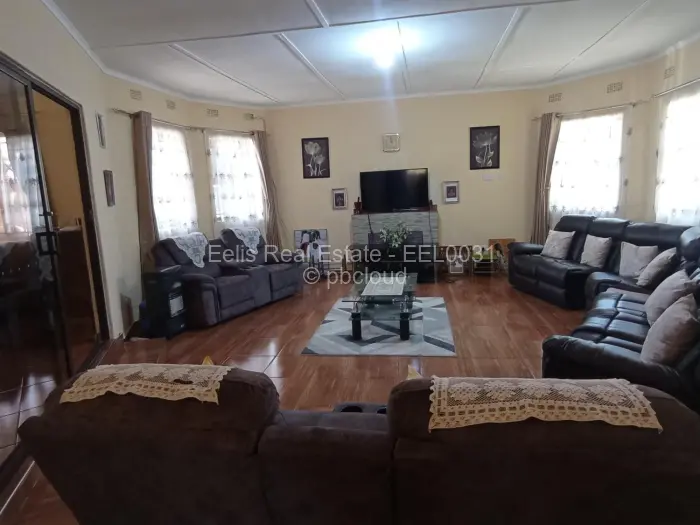 4 Bedroom House for Sale in Daylesford, Gweru
