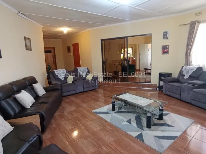 4 Bedroom House for Sale in Daylesford, Gweru