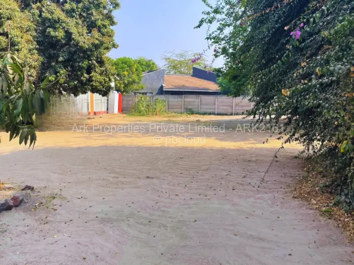 5 Bedroom House for Sale in Waterfalls, Harare