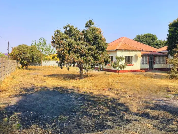 5 Bedroom House for Sale in Waterfalls, Harare