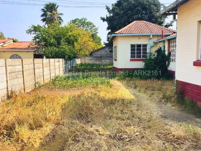 5 Bedroom House for Sale in Waterfalls, Harare