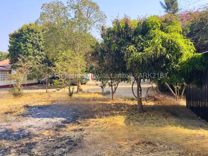 5 Bedroom House for Sale in Waterfalls, Harare