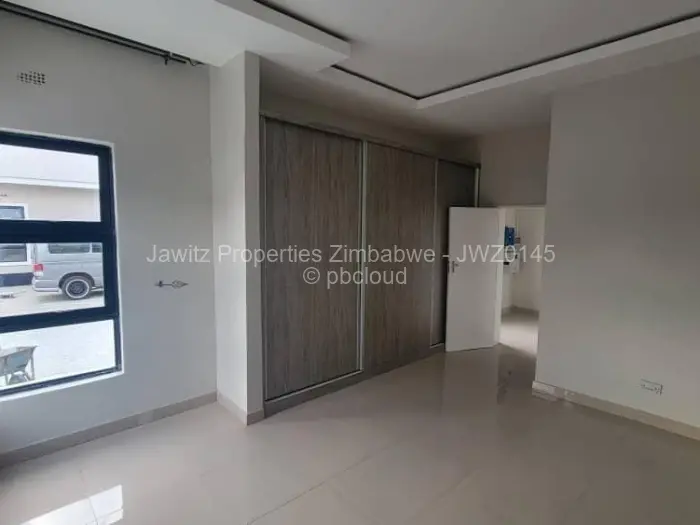 Townhouse/Cluster to Rent in Marlborough, Harare