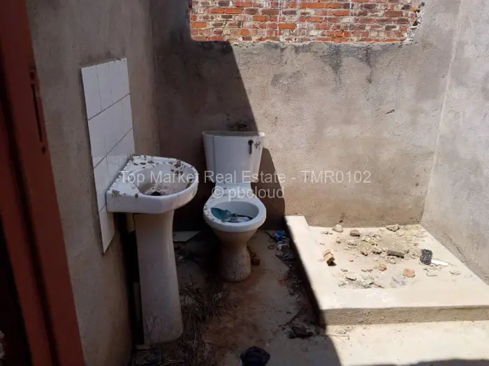 4 Bedroom House for Sale in Budiriro, Harare