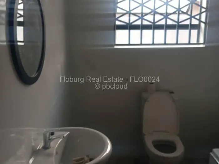 5 Bedroom House to Rent in Ruwa, Ruwa