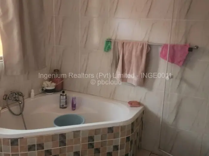 4 Bedroom House to Rent in Madokero Estates, Harare