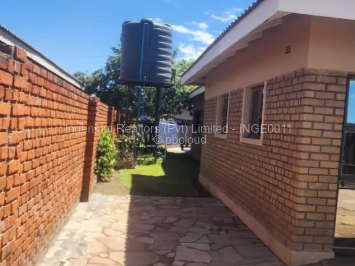 4 Bedroom House to Rent in Madokero Estates, Harare