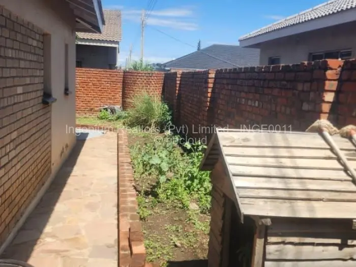 4 Bedroom House to Rent in Madokero Estates, Harare