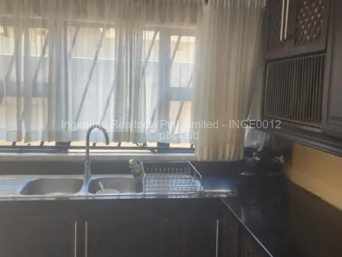 4 Bedroom House to Rent in Madokero Estates, Harare