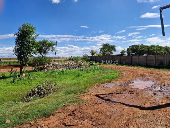 Commercial Stand for Sale in Glen Forest, Harare