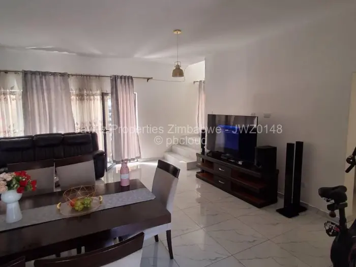 Townhouse/Cluster to Rent in Newlands, Harare