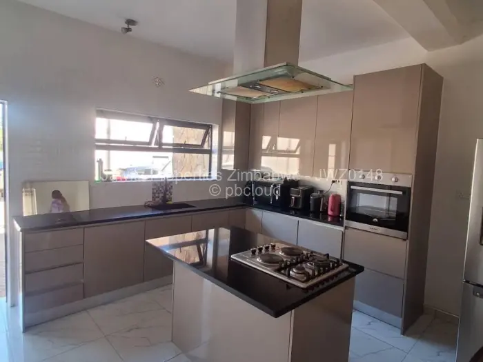 Townhouse/Cluster to Rent in Newlands, Harare
