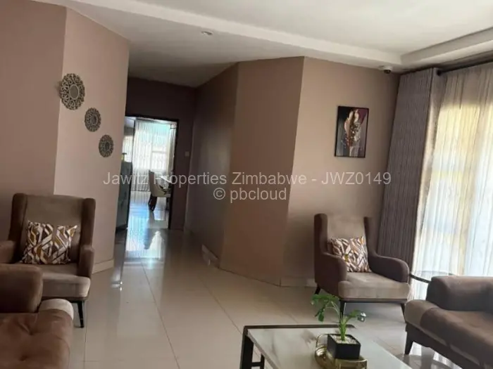 6 Bedroom House to Rent in Sandton Park, Harare