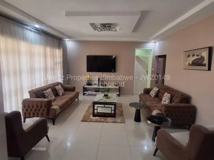 6 Bedroom House to Rent in Sandton Park, Harare