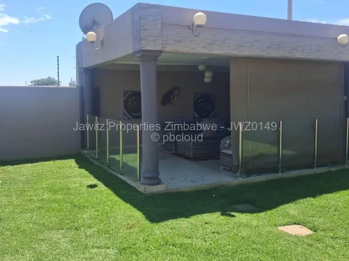 6 Bedroom House to Rent in Sandton Park, Harare