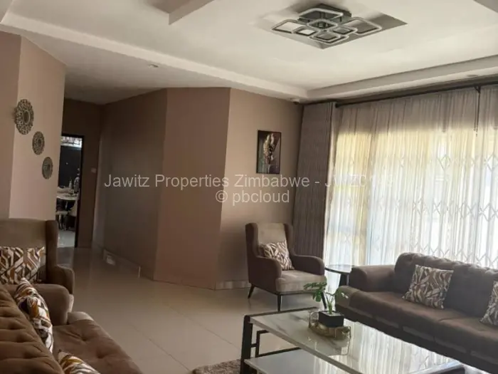 6 Bedroom House to Rent in Sandton Park, Harare