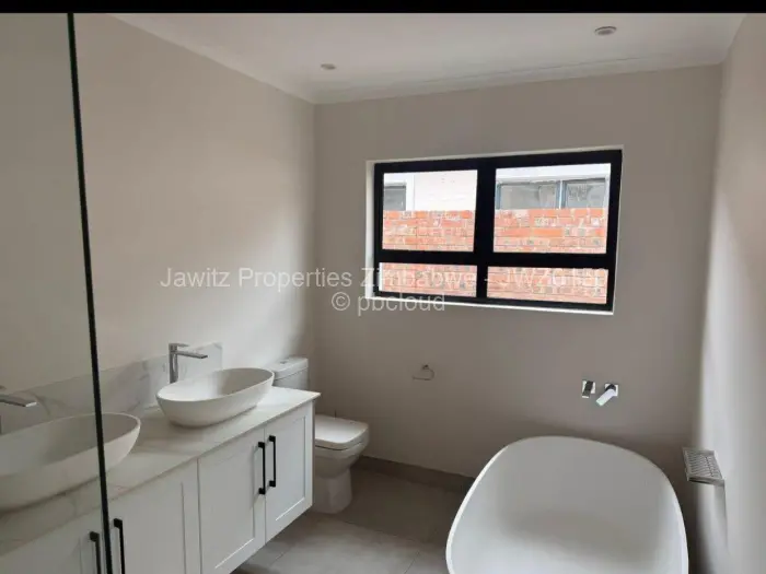 Townhouse/Cluster for Sale in Newlands, Harare