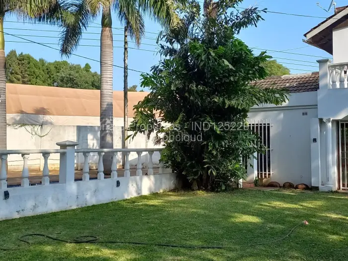 Townhouse/Cluster for Sale in Emerald Hill, Harare