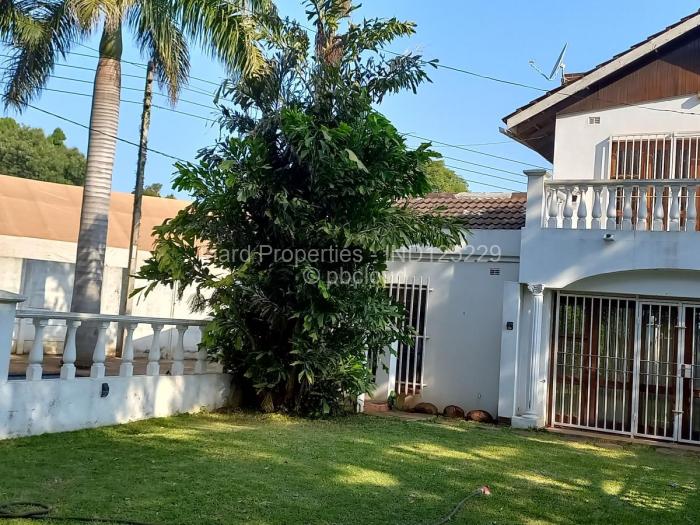 Townhouse/Cluster for Sale in Emerald Hill, Harare