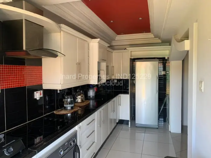 Townhouse/Cluster for Sale in Emerald Hill, Harare