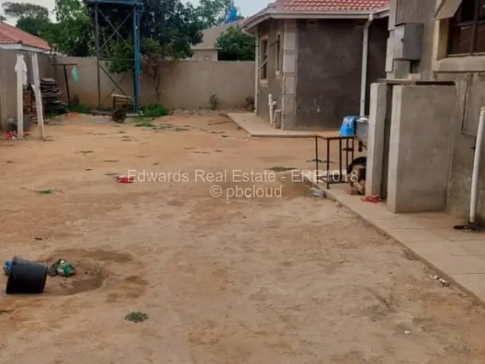 5 Bedroom House to Rent in Zimre Park