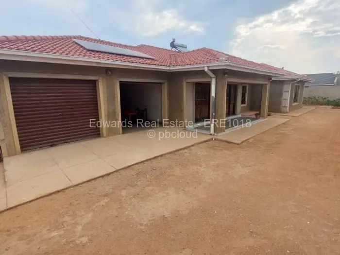 5 Bedroom House to Rent in Zimre Park