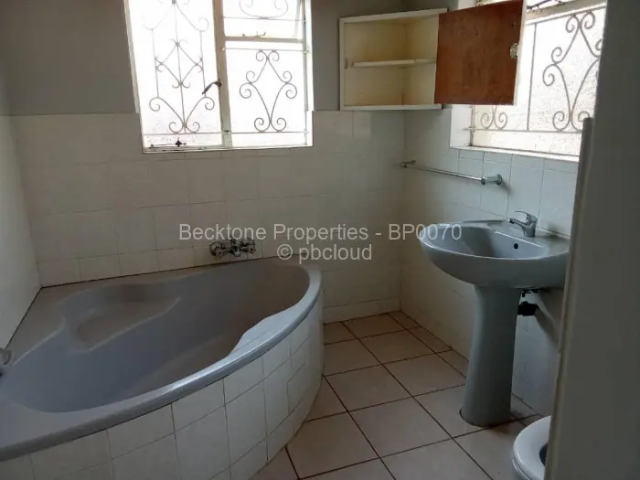 4 Bedroom House for Sale in Selbourne Park, Bulawayo