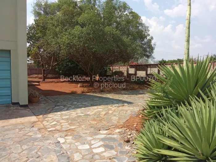 4 Bedroom House for Sale in Selbourne Park, Bulawayo