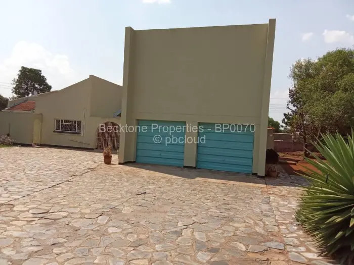 4 Bedroom House for Sale in Selbourne Park, Bulawayo