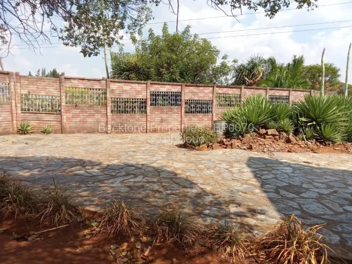 4 Bedroom House for Sale in Selbourne Park, Bulawayo