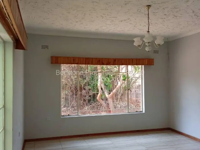 4 Bedroom House for Sale in Selbourne Park, Bulawayo