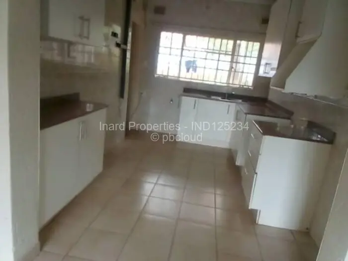 Townhouse/Cluster to Rent in Mandara, Harare