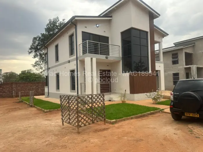 Townhouse/Cluster for Sale in Mabelreign, Harare