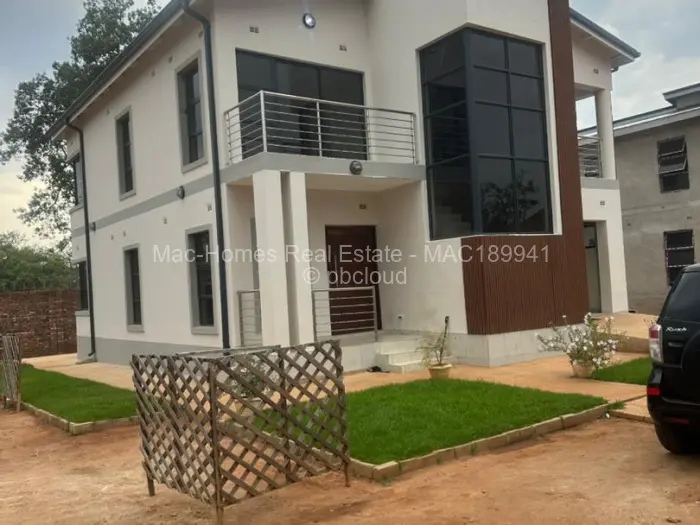 Townhouse/Cluster for Sale in Mabelreign, Harare