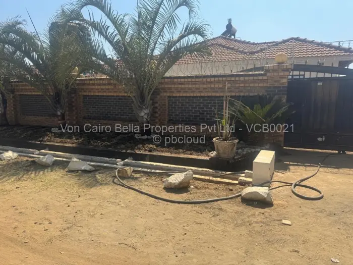 4 Bedroom House for Sale in Lenana Park, Harare