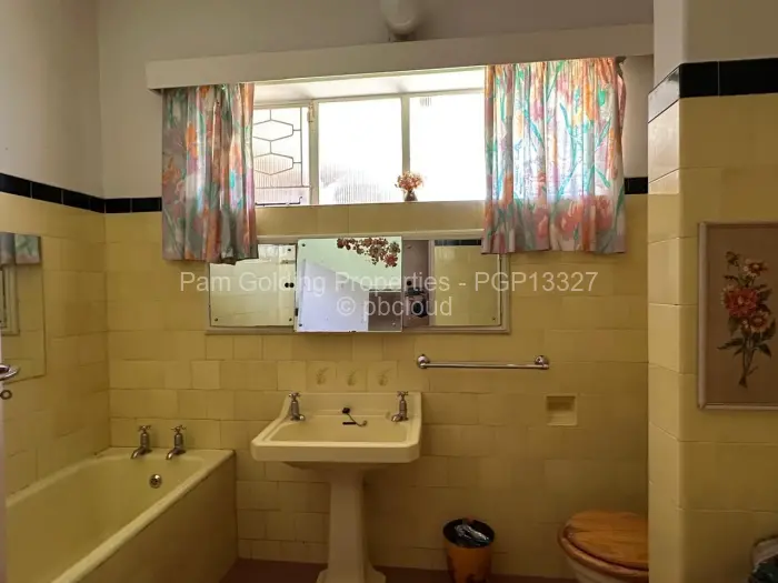 3 Bedroom House for Sale in Hillside Byo, Bulawayo