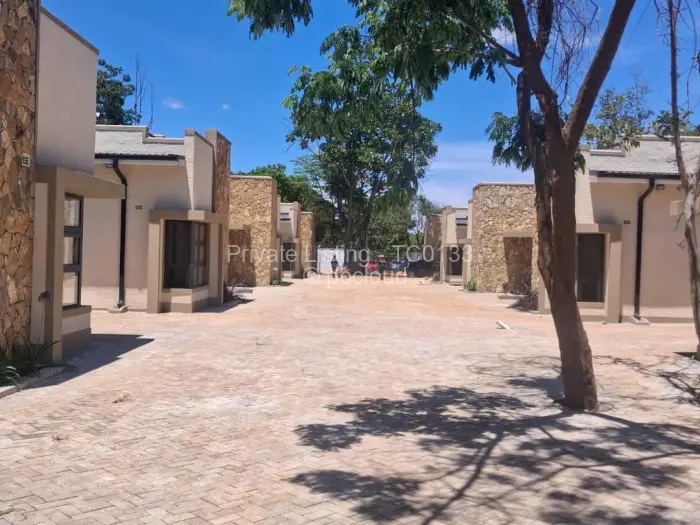 Townhouse/Cluster to Rent in Borrowdale, Harare